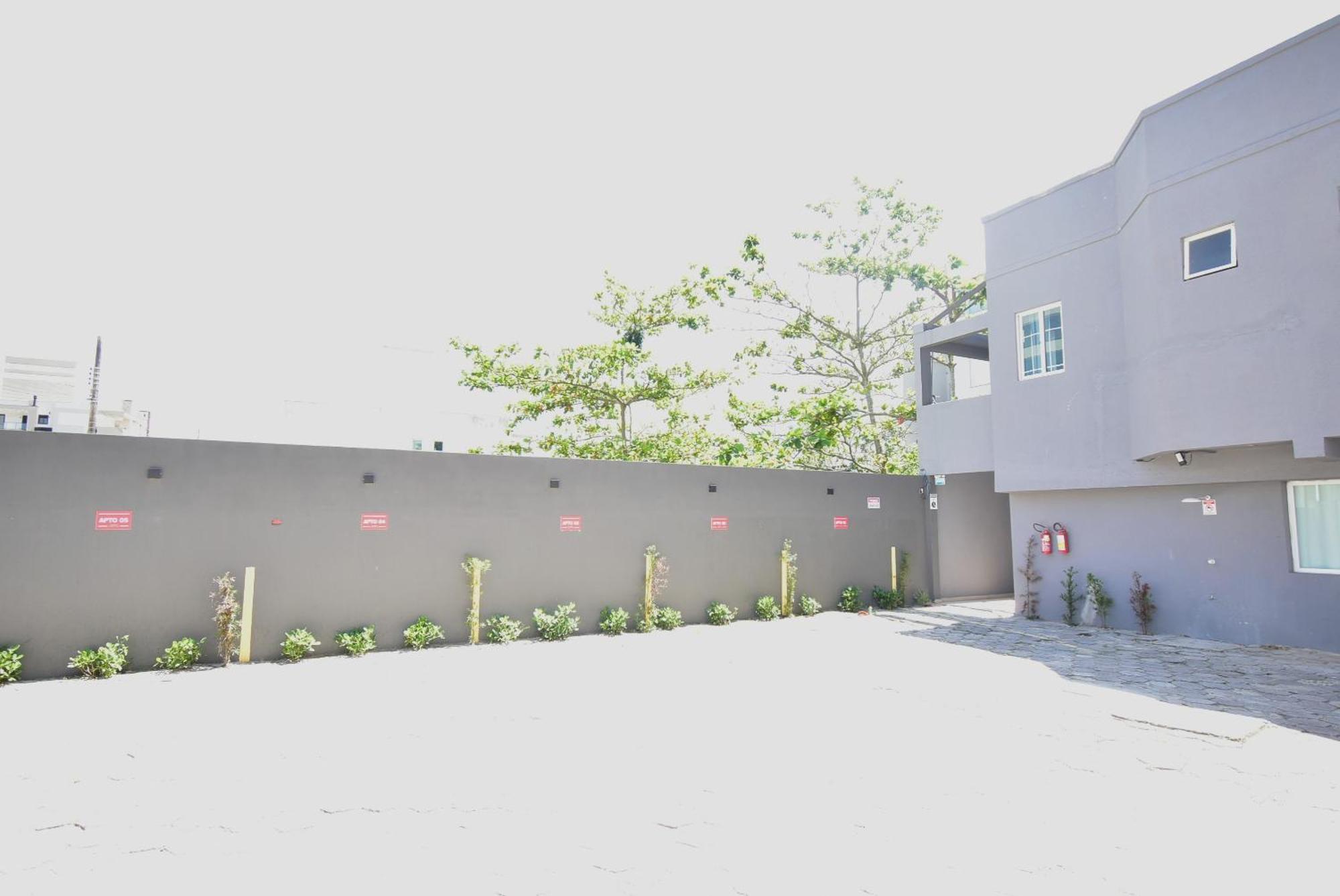 Residencial Melfi 3 Ap.1 Frente Apartment Bombinhas Exterior photo